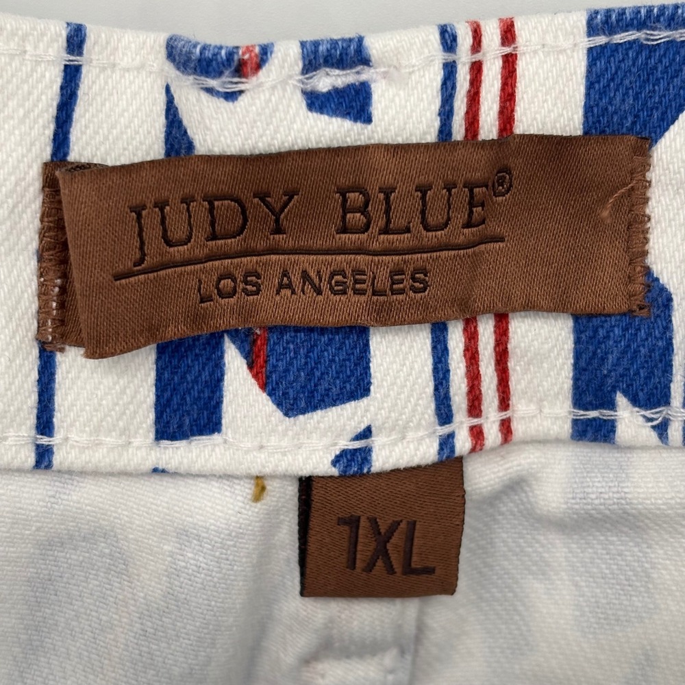 Judy Blue Stars and Stripes Americana Denim Shorts Raw Hem Plus Size 1XL - Picture 2 of 7